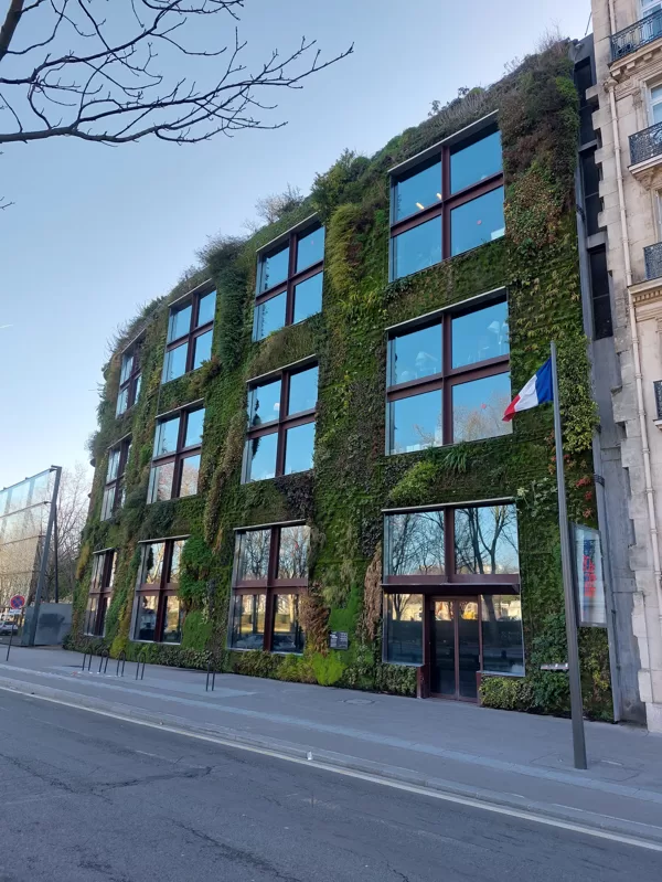Mur Vegetal - vertical garden wall - Paris