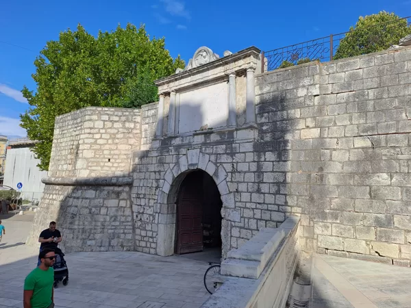 Queen Jelena Madijevka Park

Perivoj Kraljice Jelene Madijevke - 976

Old town Zadar, Croa