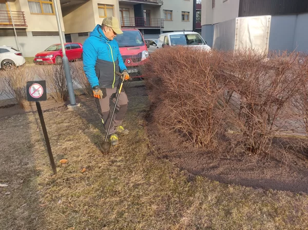 Aivars Zvidris gardener &amp; property manager