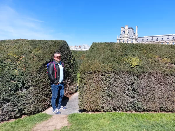 Near Louvre