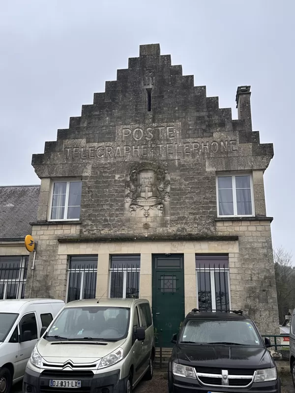 Poste Pierrefonds
